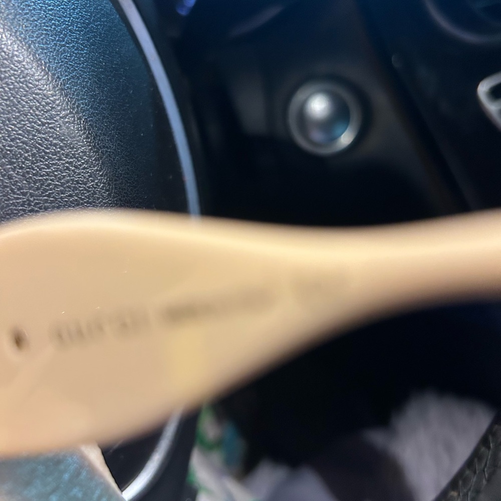 Gucci Brown and Cream Square Sunglasses
Perfect Condition - Picture 4 of 6